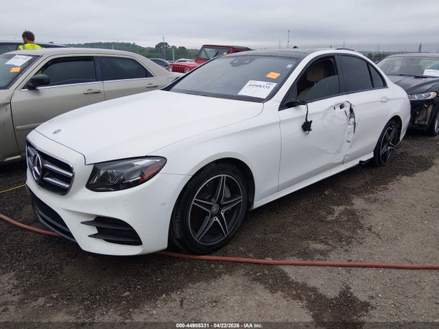 2018 Mercedes-BENZ E 300 照片 2