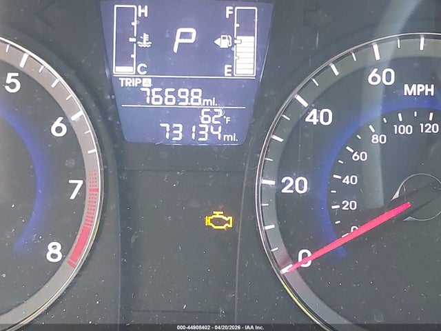 HYUNDAI ACCENT SE - 7