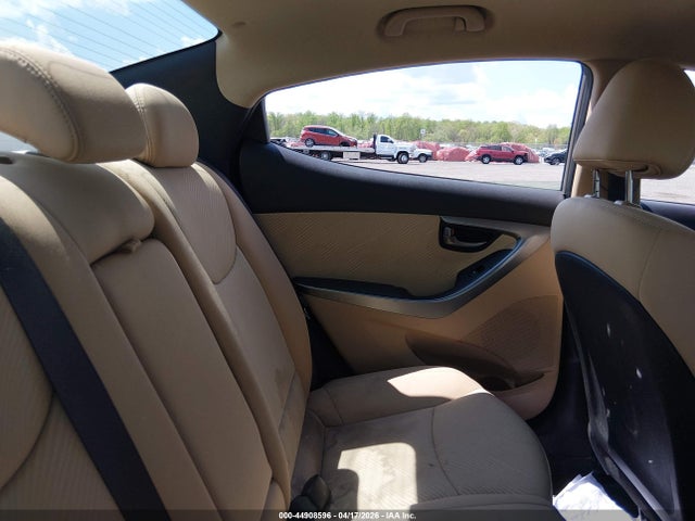 HYUNDAI ELANTRA GLS - 8