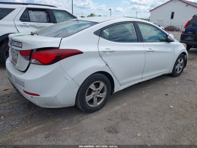 HYUNDAI ELANTRA SE - 4