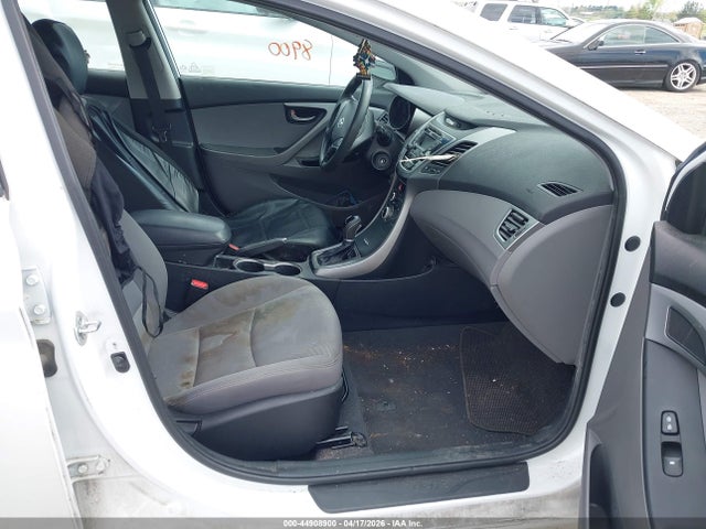 HYUNDAI ELANTRA SE - 5