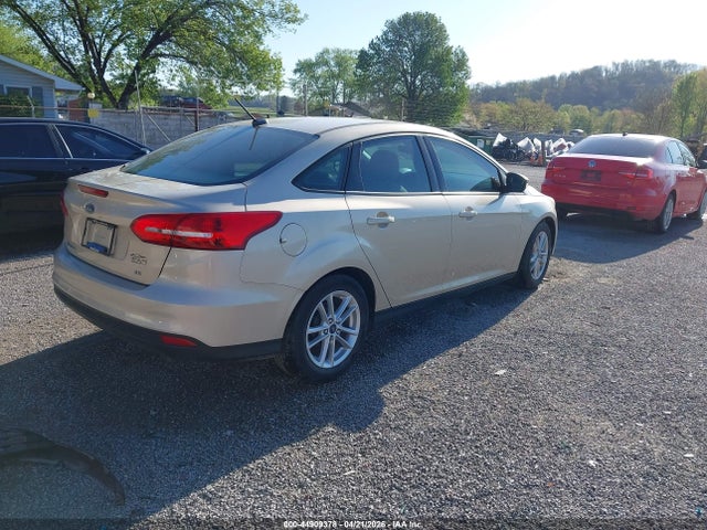FORD FOCUS SE - 4