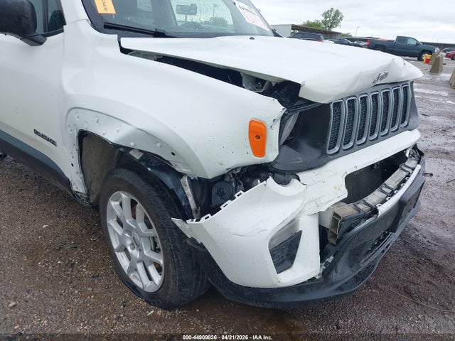 2023 JEEP RENEGADE LATITUDE 4X4 6