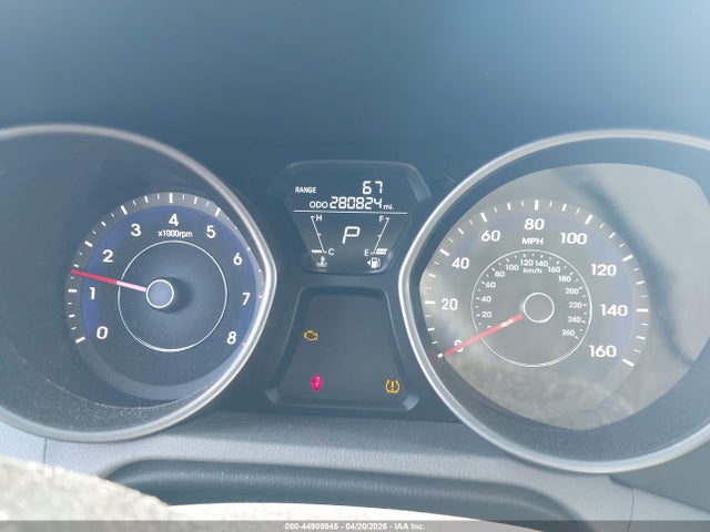 HYUNDAI ELANTRA GLS - 7