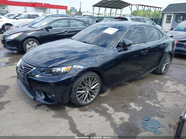 2015 Lexus IS 250 — фото 2