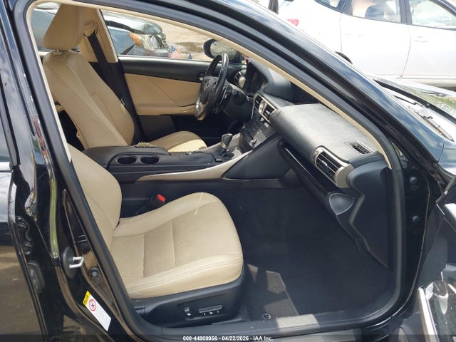 2015 Lexus IS 250 — фото 5