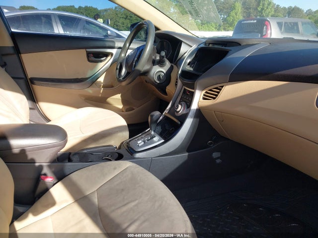 HYUNDAI ELANTRA GLS - 5