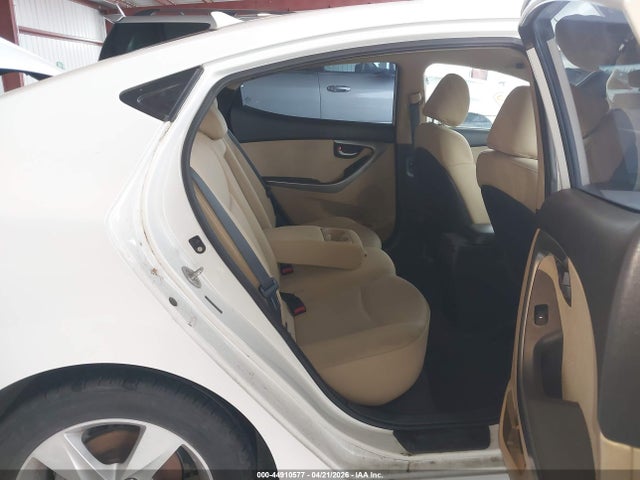 HYUNDAI ELANTRA GLS - 8