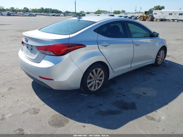 HYUNDAI ELANTRA SE - 4