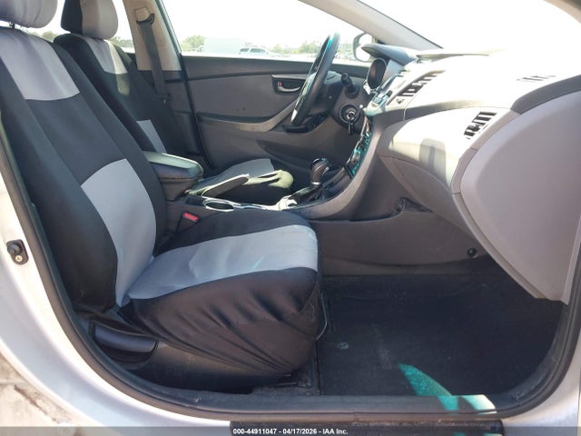 HYUNDAI ELANTRA SE - 5