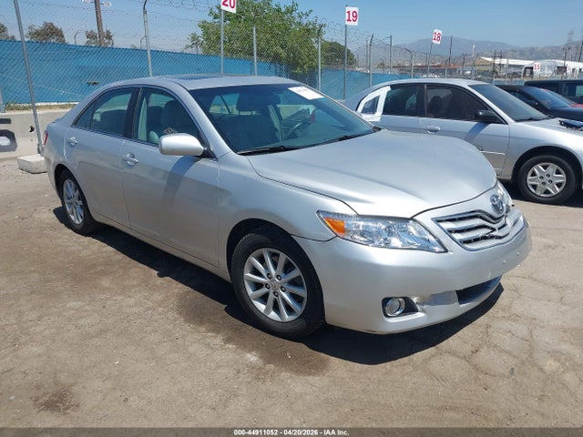 2010 Toyota CAMRY XLE 照片 1