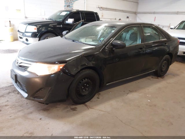2012 Toyota CAMRY LE photo 2