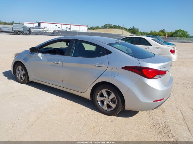HYUNDAI ELANTRA SE - 3