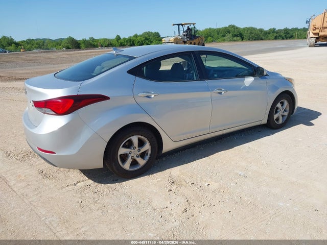HYUNDAI ELANTRA SE - 4