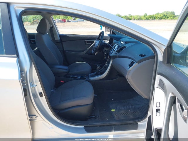 HYUNDAI ELANTRA SE - 5