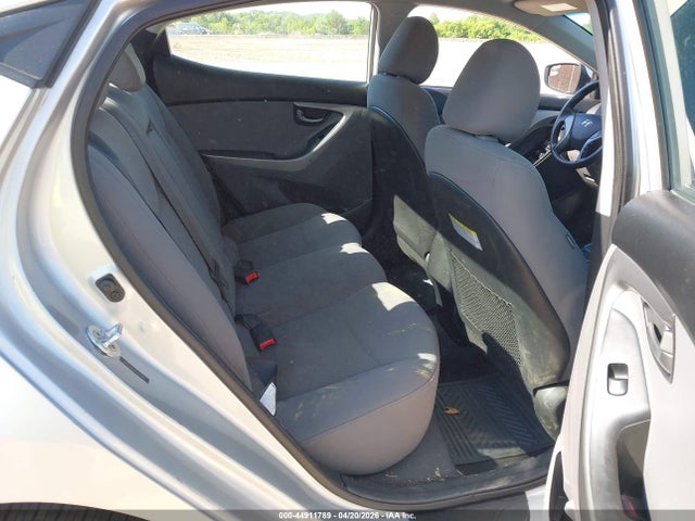 HYUNDAI ELANTRA SE - 8