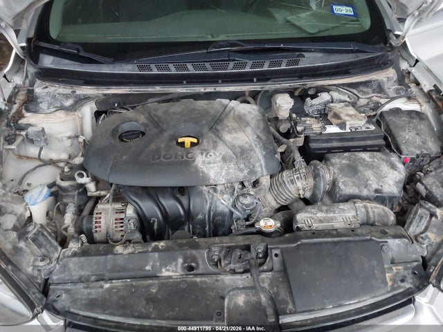 HYUNDAI ELANTRA SE - 10