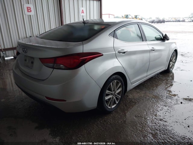 HYUNDAI ELANTRA SE - 4