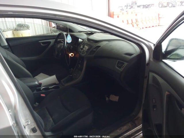 HYUNDAI ELANTRA SE - 5