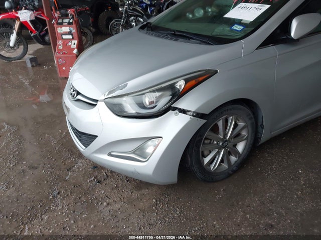 HYUNDAI ELANTRA SE - 6