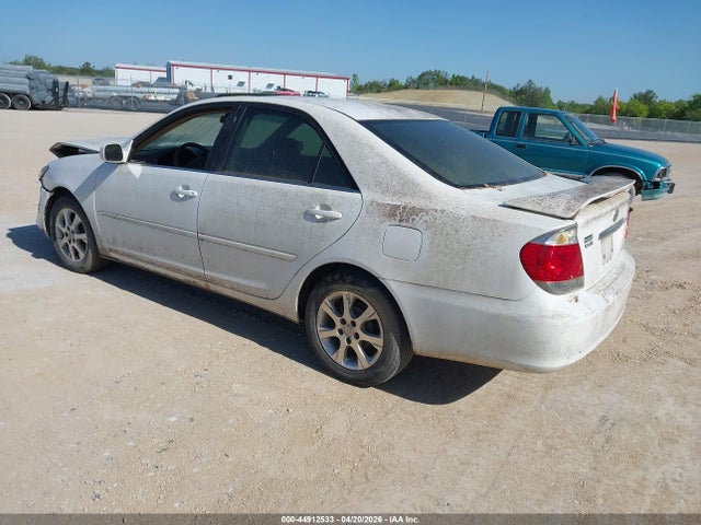 TOYOTA CAMRY - 3