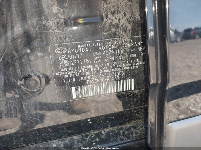 HYUNDAI IONIQ HYBRID LIMITED - 9