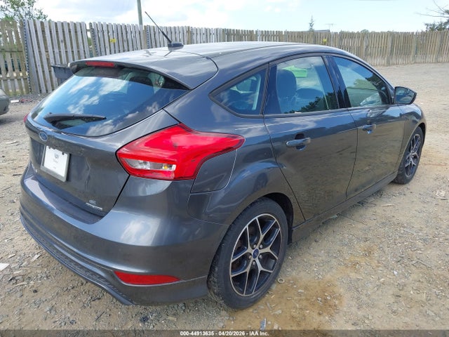 FORD FOCUS SE - 4