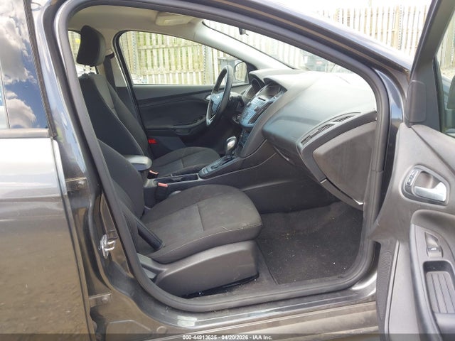 FORD FOCUS SE - 5