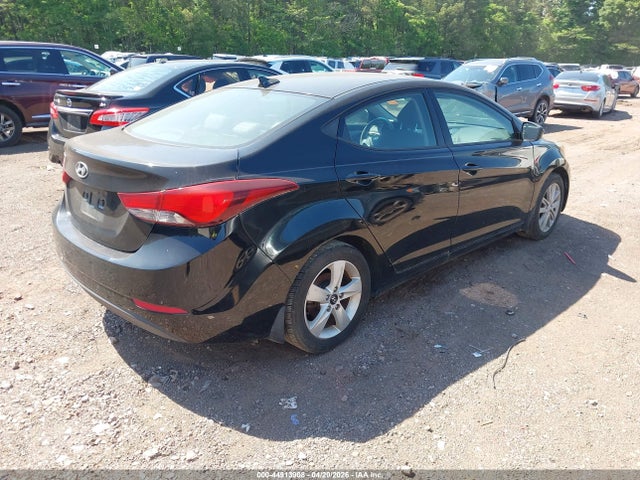 HYUNDAI ELANTRA SE - 4