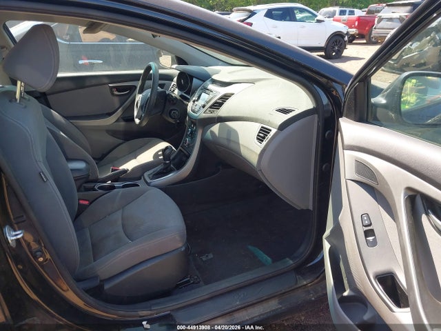 HYUNDAI ELANTRA SE - 5