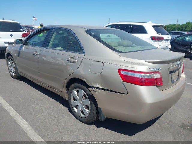 TOYOTA CAMRY - 3