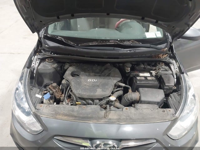 HYUNDAI ACCENT GLS - 10