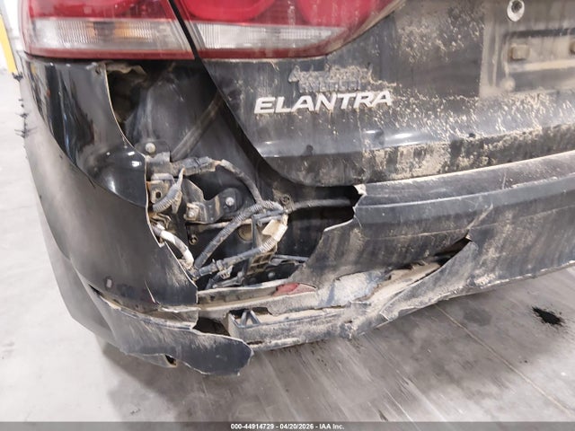 HYUNDAI ELANTRA VALUE EDITION - 6