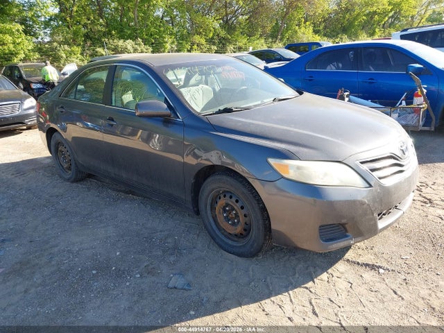 TOYOTA CAMRY - 1