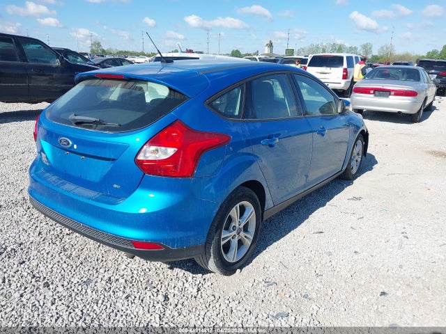 FORD FOCUS SE - 4