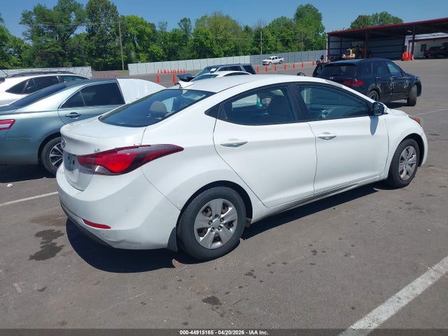 HYUNDAI ELANTRA SE - 4