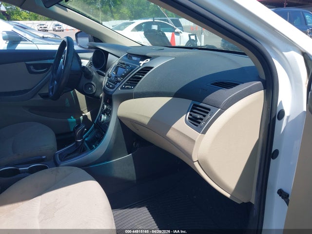 HYUNDAI ELANTRA SE - 5