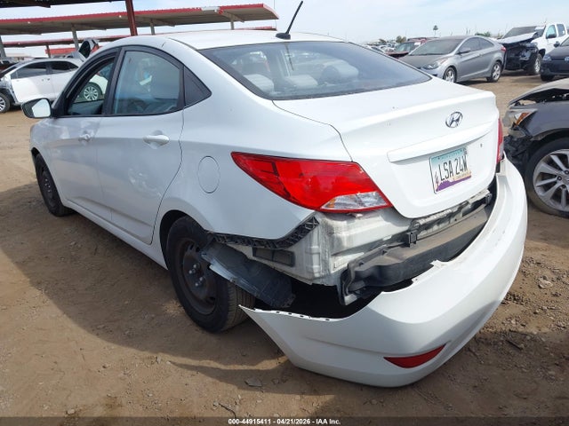 HYUNDAI ACCENT SE - 3