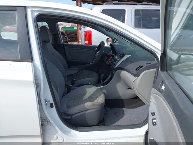 HYUNDAI ACCENT SE - 5