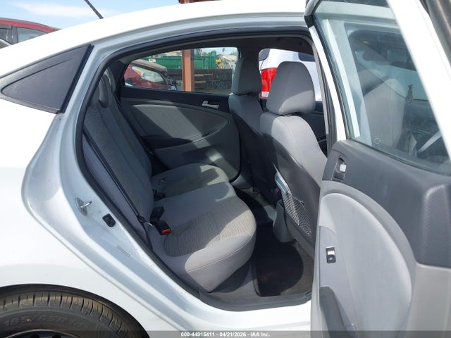 HYUNDAI ACCENT SE - 8