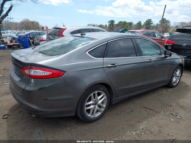 FORD FUSION SE - 4