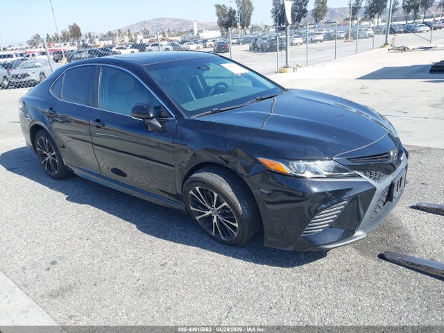 2018 TOYOTA CAMRY SE
