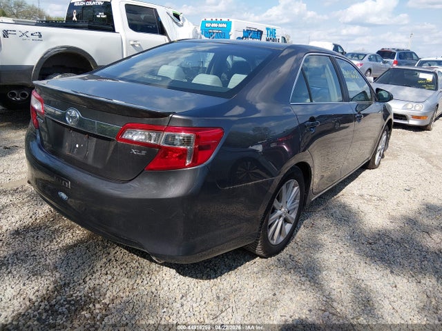 TOYOTA CAMRY - 4