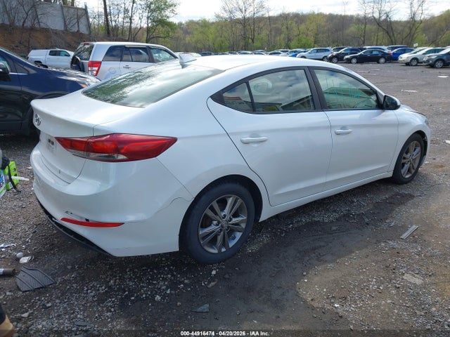 HYUNDAI ELANTRA SE - 4