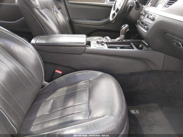 HYUNDAI GENESIS 3.8 - 5