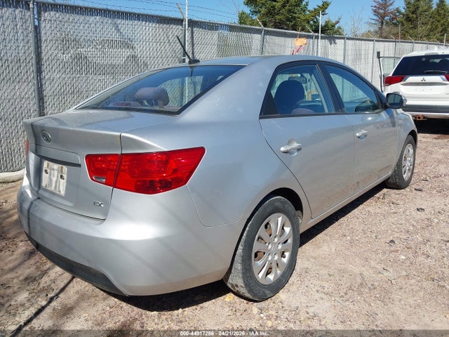KIA FORTE EX - 4
