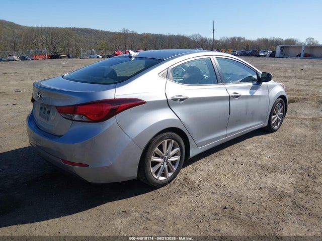 HYUNDAI ELANTRA SE - 4