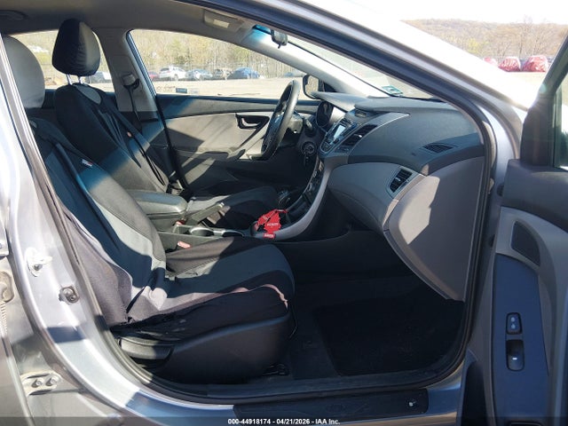 HYUNDAI ELANTRA SE - 5