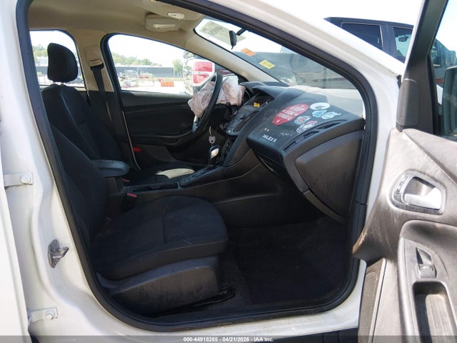 FORD FOCUS SE - 5