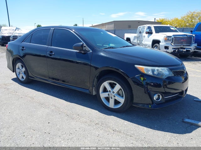 2014 TOYOTA CAMRY SE